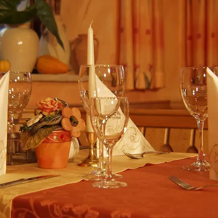 Gasthof-hotel Dilger ホテル Rattenberg